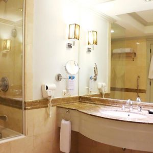Deluxe Urban King Room Smoking